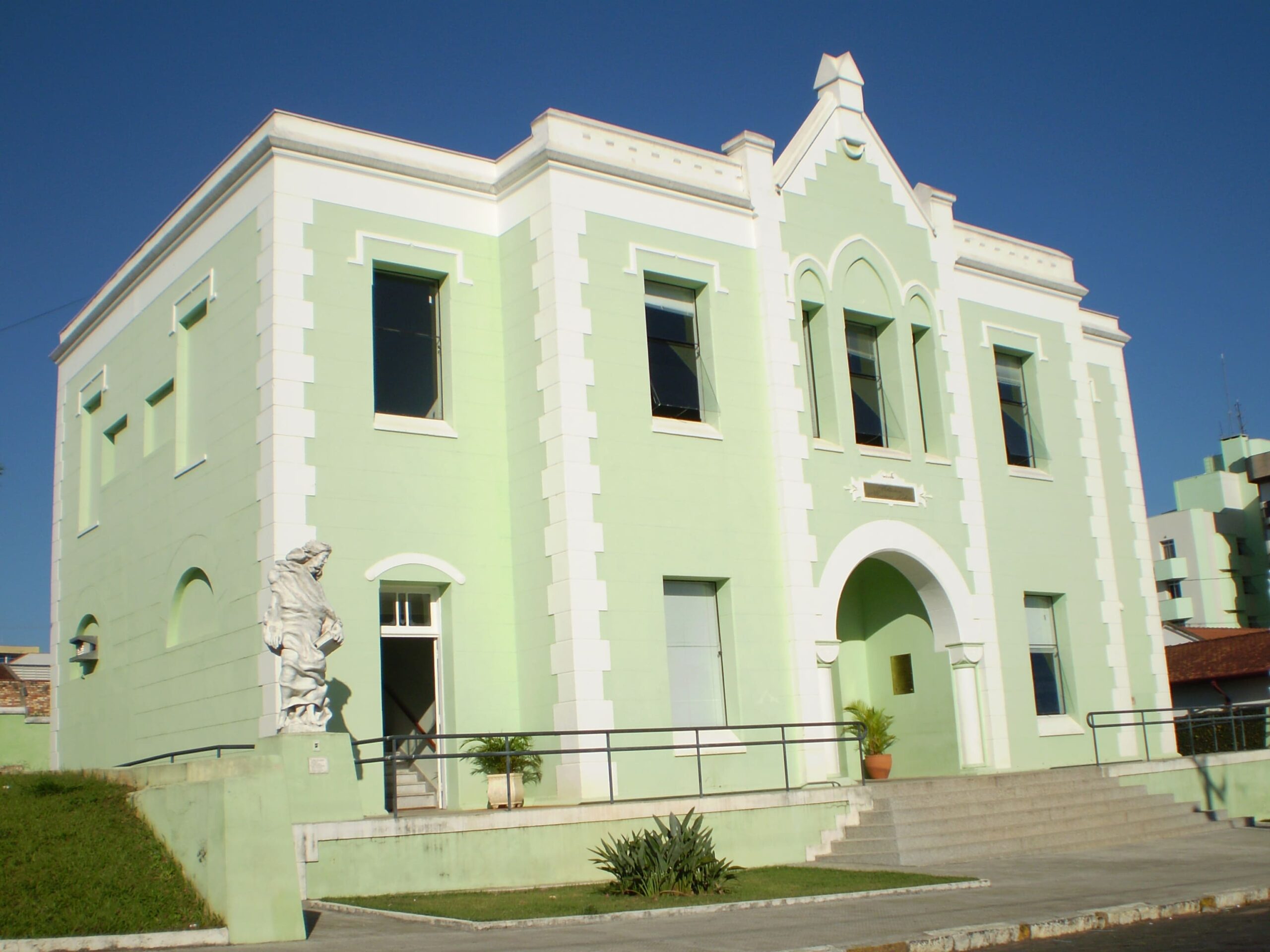 Biblioteca Monteiro Lobato